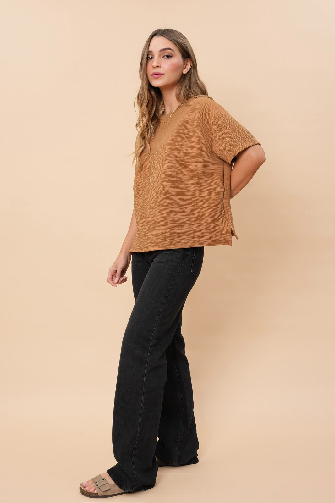 Camiseta Isis camel