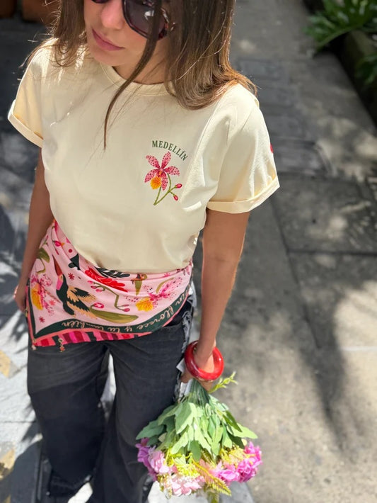 Camiseta Orquídea amarilla