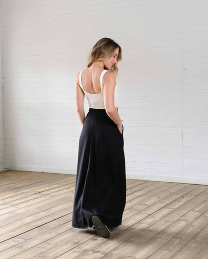 Falda Roxana Negra